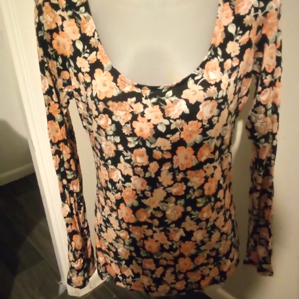 Wetseal Long sleeve shirt Sz m